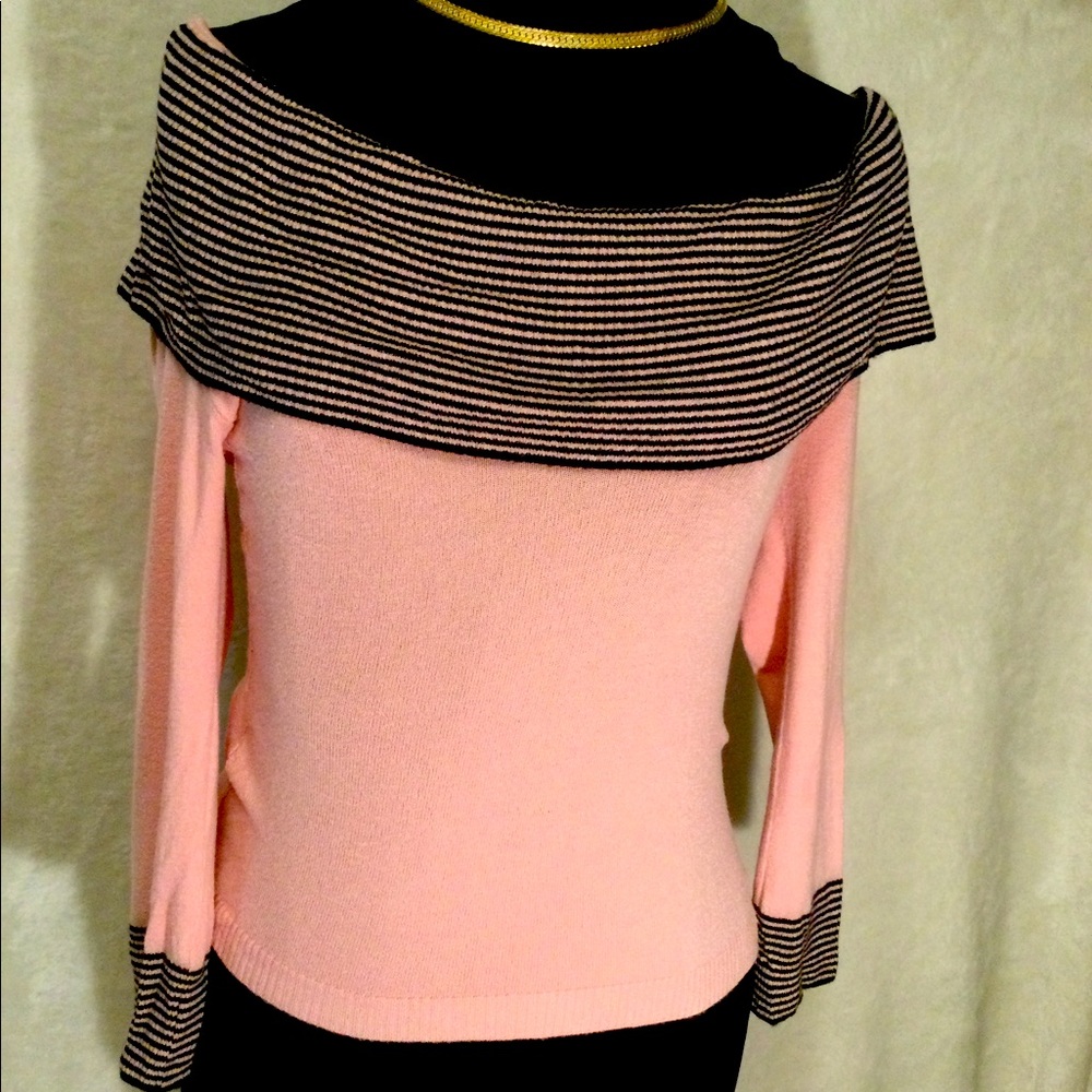 💗PINK & BLACK 💗SWEATER